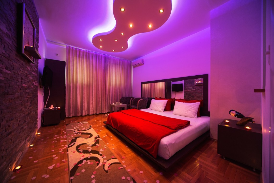 APARTMANI SA DJAKUZIJEM NEOGRAD NA DAN